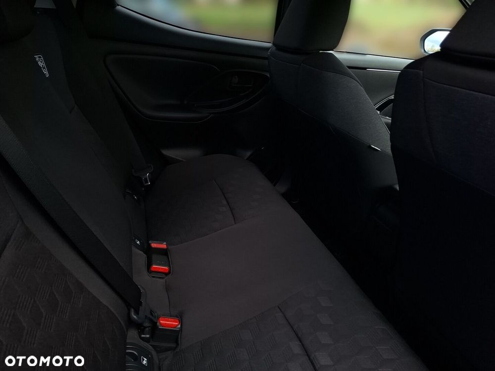 Toyota Yaris - 10