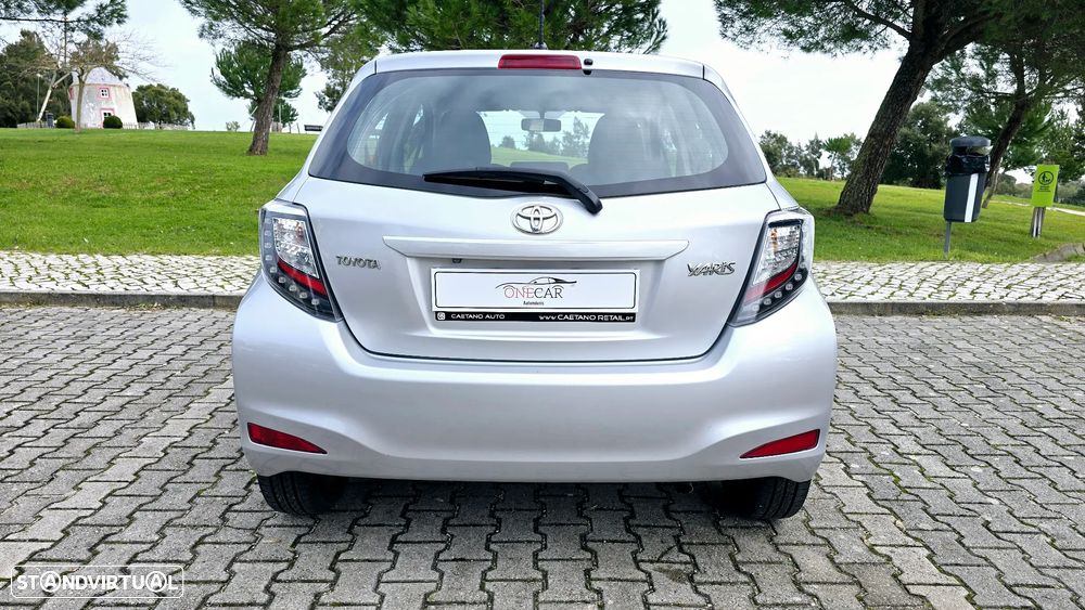 Toyota Yaris 1.33 VVT-i Comfort+P.Style - 13