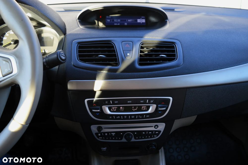 Renault Fluence 1.5 dCi Privilege - 16