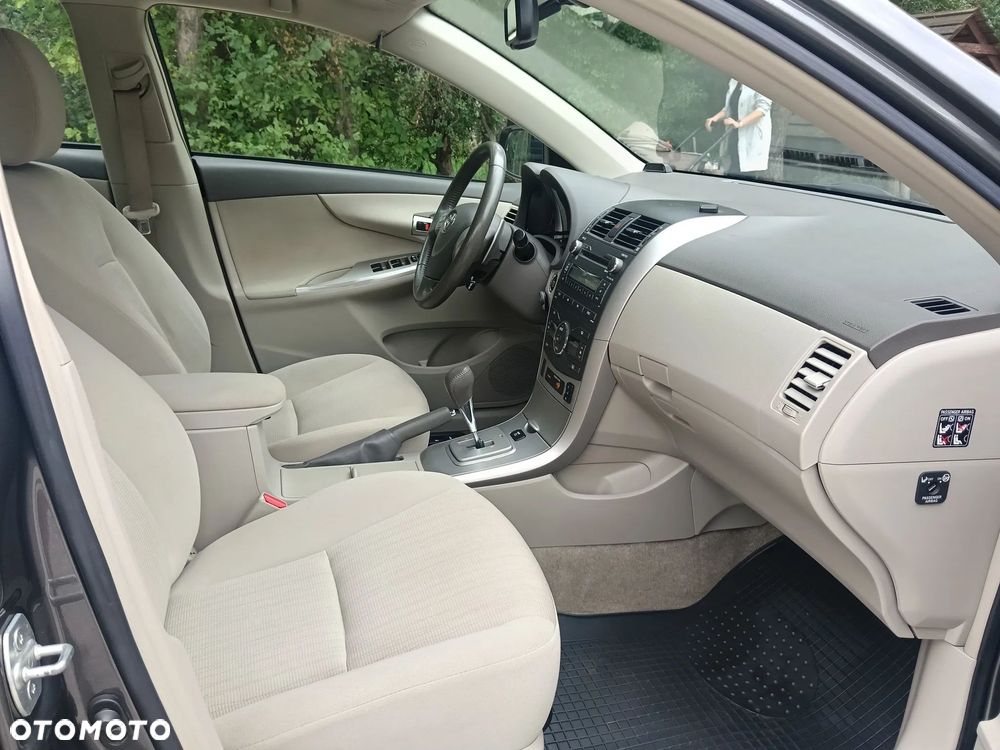 Toyota Corolla 1.6 VVT-i Prestige + NAVI MM - 11