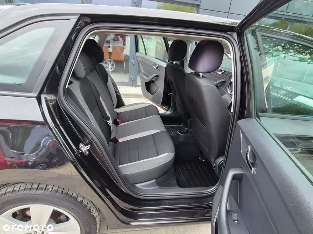 Skoda RAPID 1.2 TSI Active - 22