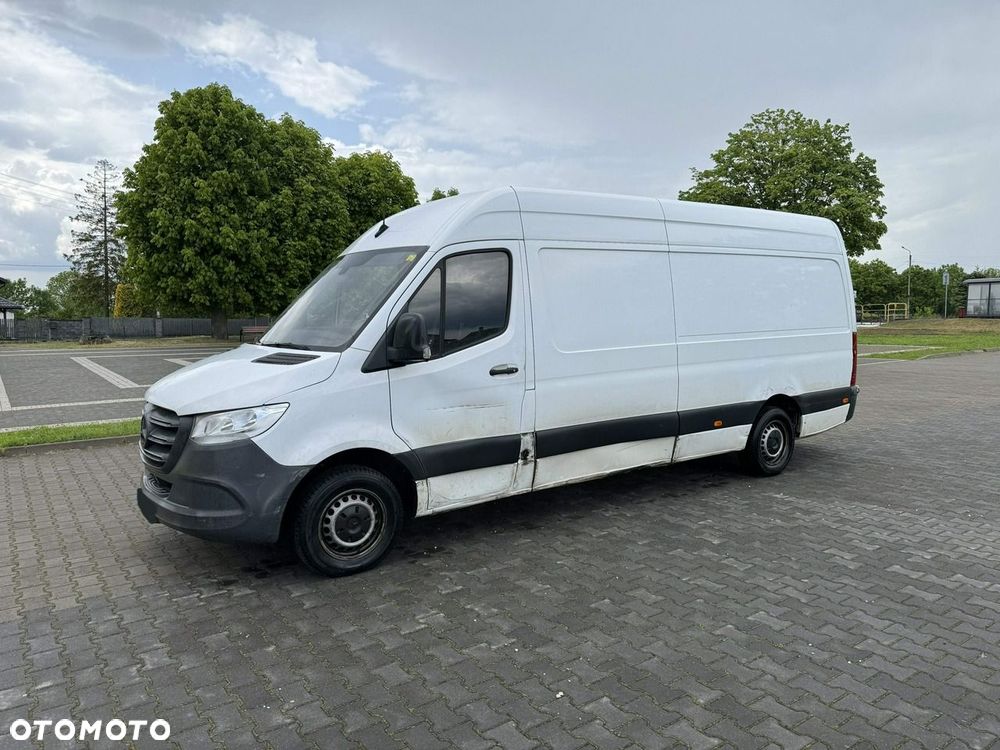 Mercedes-Benz Sprinter - 9