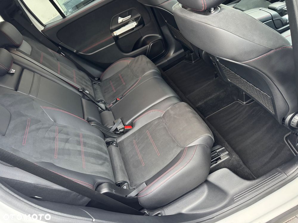 Mercedes-Benz GLB 250 4Matic 8G-DCT AMG Line - 22