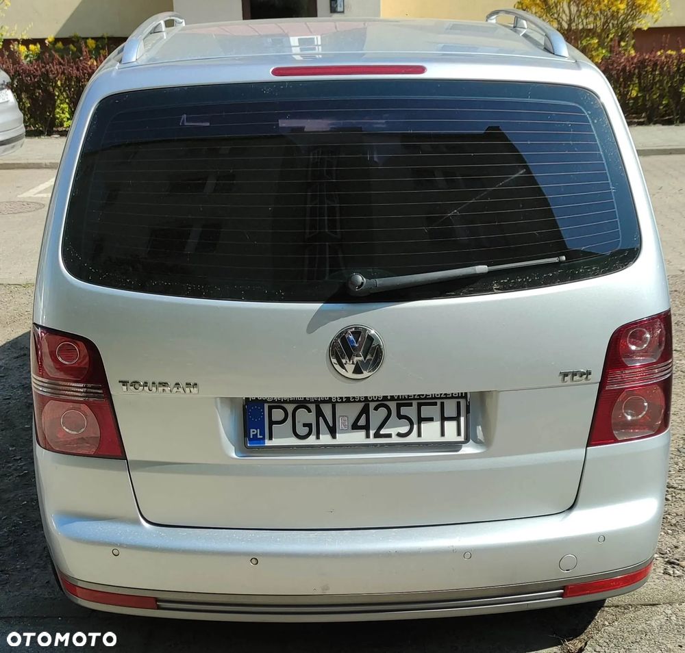 Volkswagen Touran 2.0 TDI Highline - 3