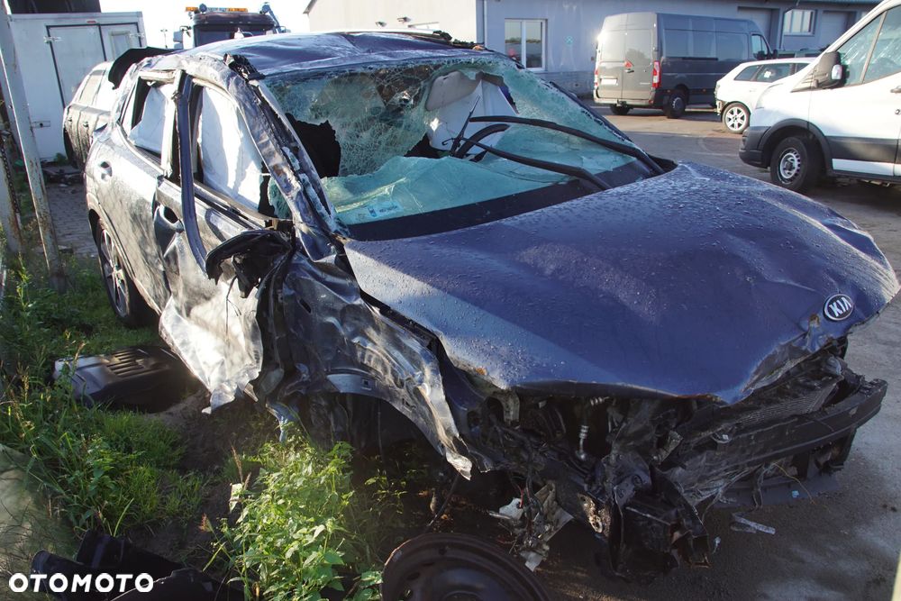 Auto na części - Kia Stonic 1.0 T-GDI 120 KM G3LC M6CF1 EU3 2019R Silnik Skrzynia Drzwi Zderzak Lampa Lusterko Klamka Szyba Deska Kokpit Sterownik Moduł Czujnik Licznik Wyświetlacz Panel Kierownica - 6