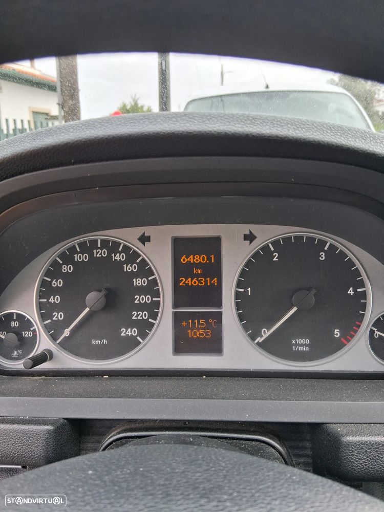 Mercedes-Benz B 180 CDI - 14