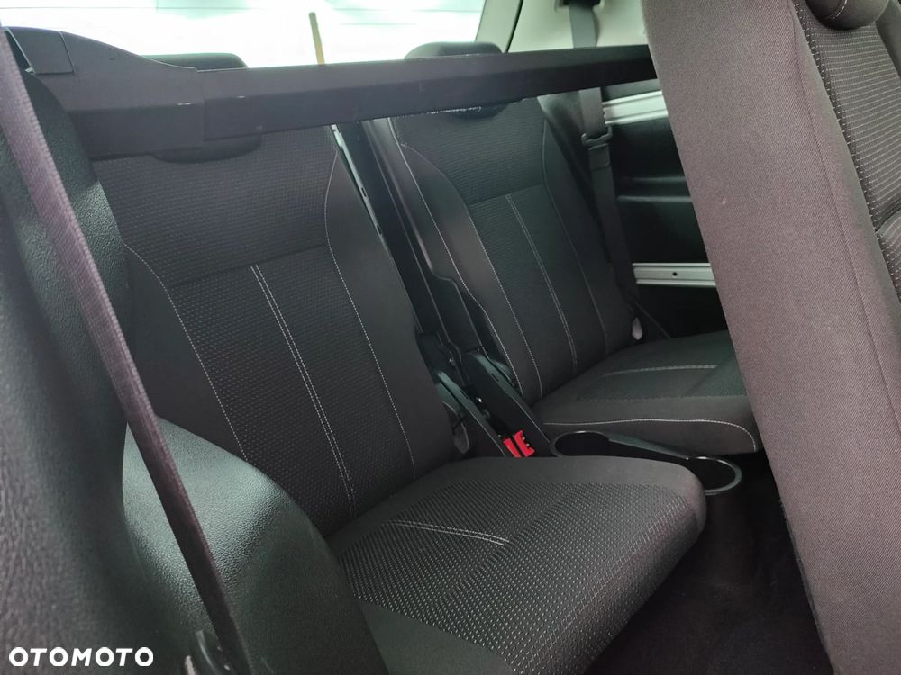 Opel Zafira - 18