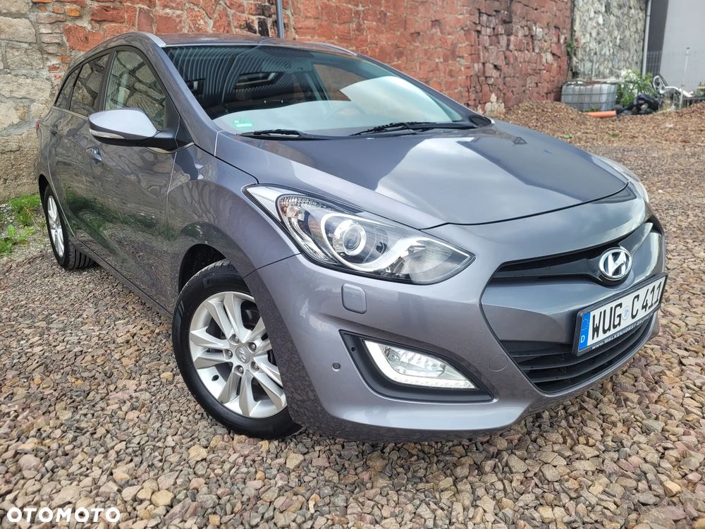 Hyundai i30 i30cw 1.6 Fifa World Cup Edition - 4