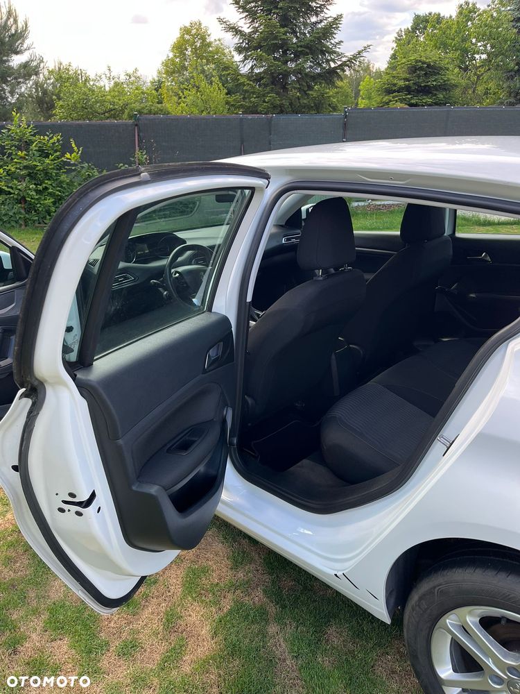 Peugeot 308 - 8