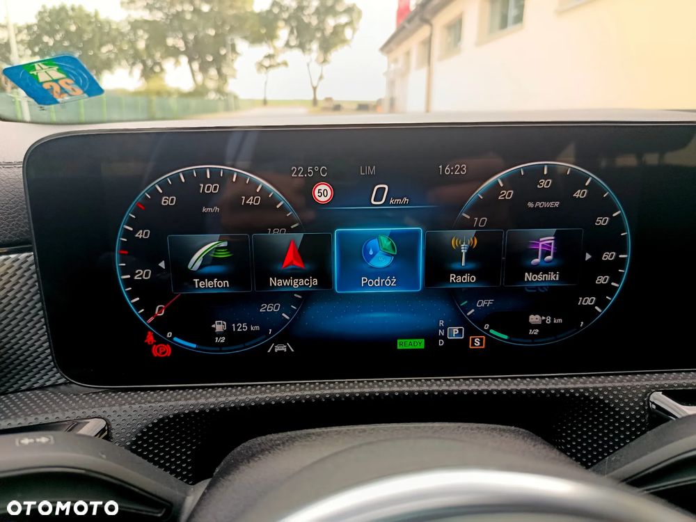 Mercedes-Benz CLA - 33