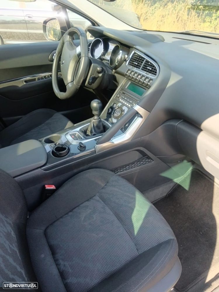 Peugeot 3008 1.6 HDi Executive - 12