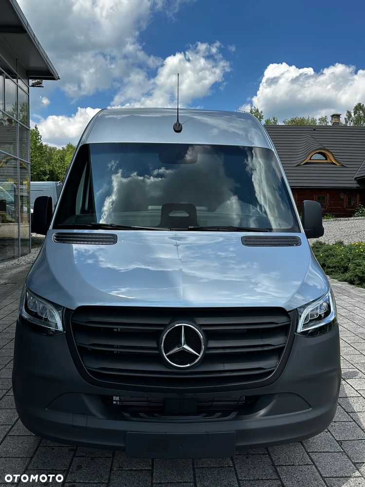 Mercedes-Benz Sprinter - 4