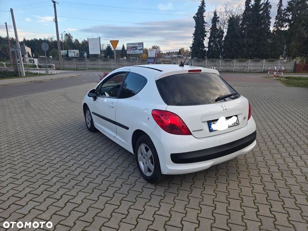 Peugeot 207 1.4 16V Trendy - 4