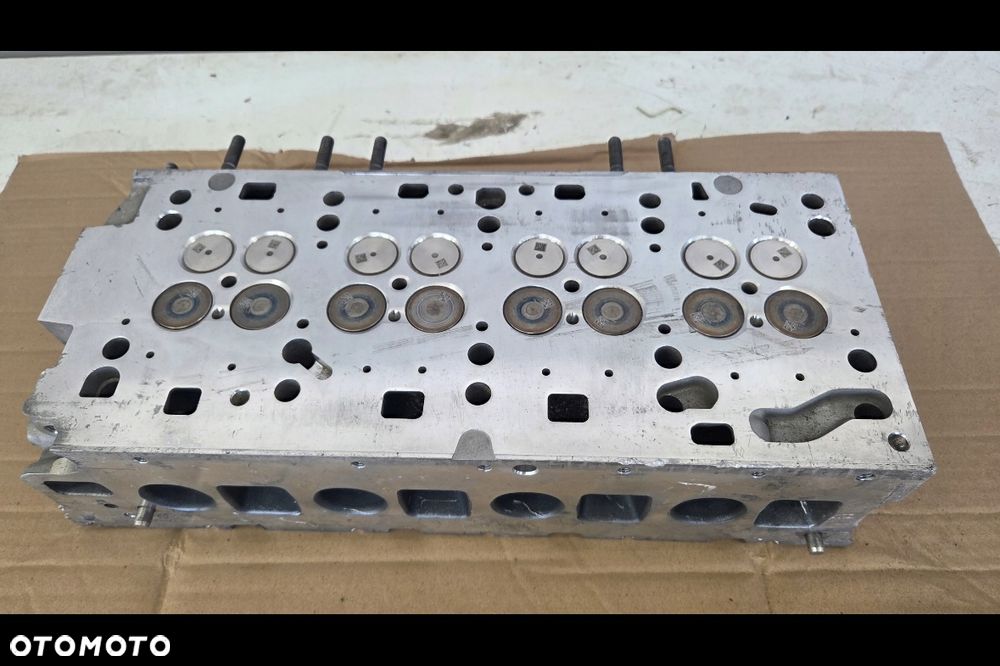 Głowica silnika z zaworami Audi A3 VW 05l103403ad - 4