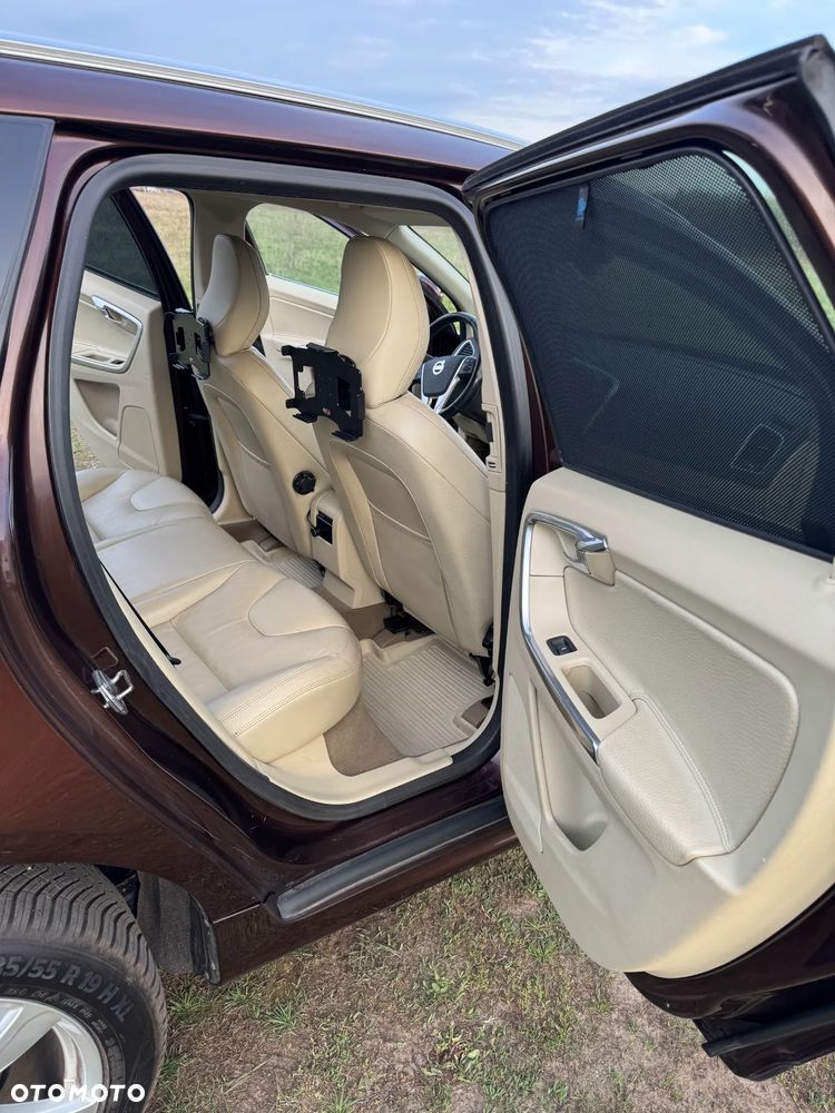 Volvo XC 60 2.4D AWD Summum - 15