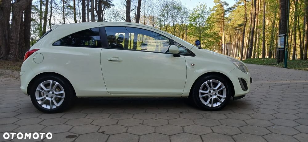 Opel Corsa 1.4 16V Enjoy - 11
