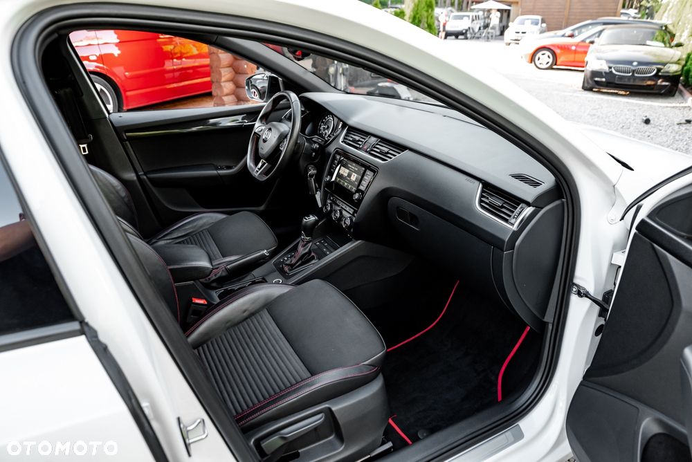Skoda Octavia 2.0 TDI 4x4 DSG RS - 24
