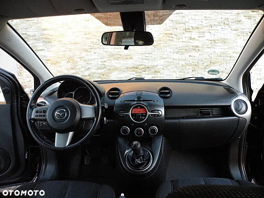 Mazda 2 1.3 Exclusive - 8