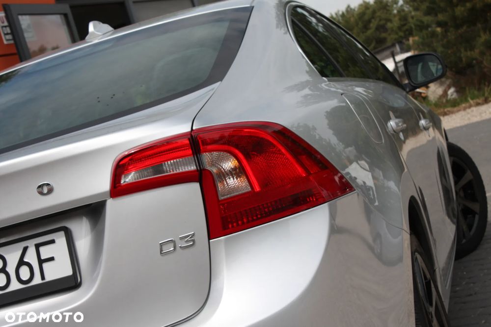 Volvo S60 D3 Geartronic Momentum - 19