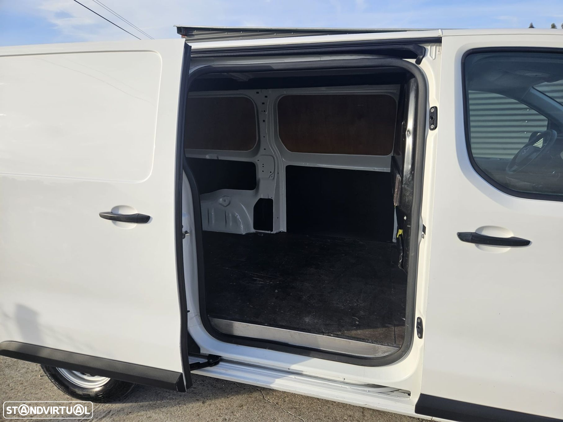 Opel Vivaro 1.5 CDTi L2H1 Essentia - 31