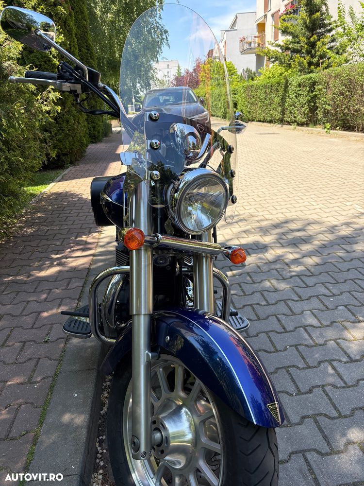 Triumph Bonneville - 24