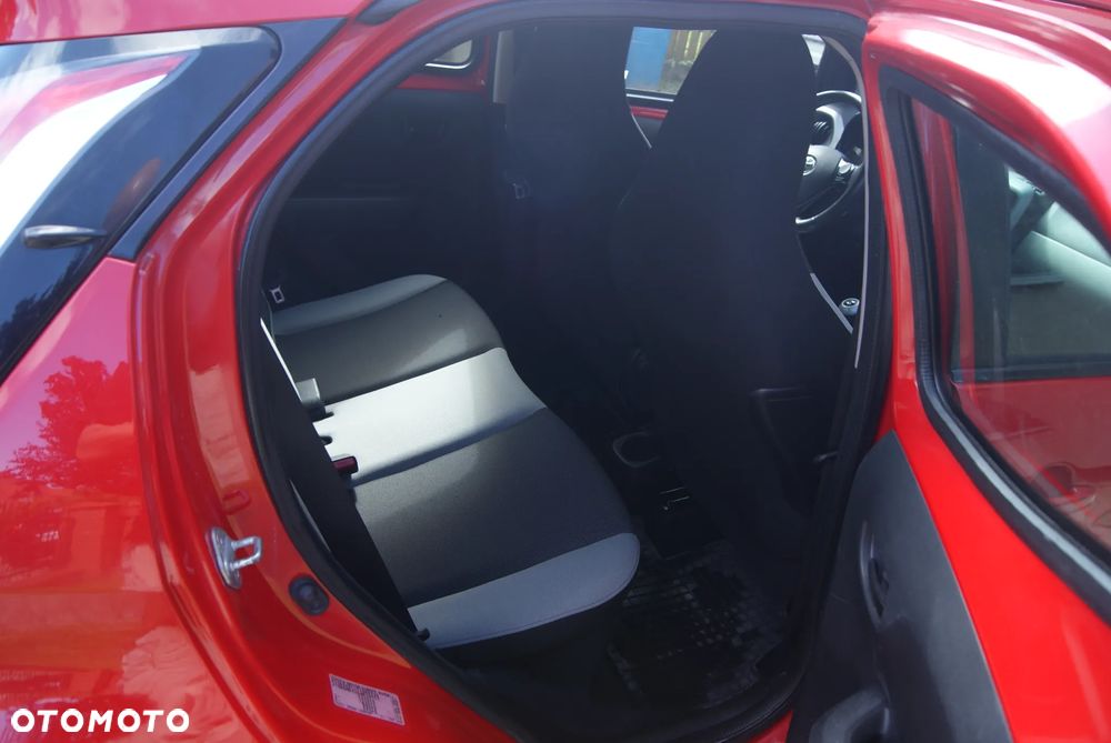 Toyota Aygo x-clusiv - 10