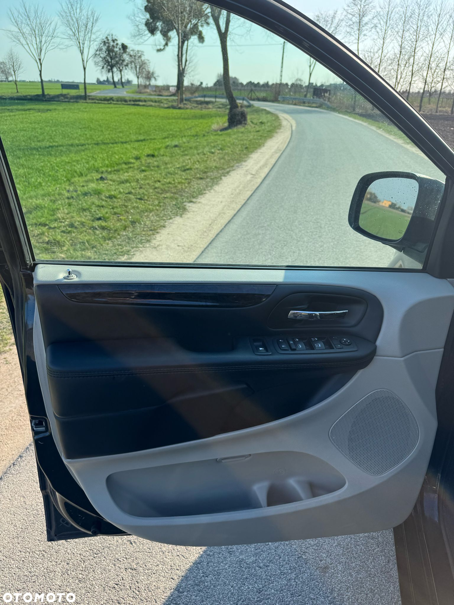 Dodge Grand Caravan - 12