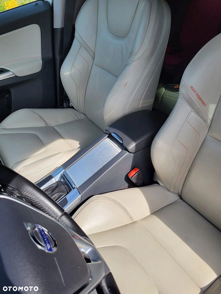 Volvo XC 60 D4 Drive-E Ocean Race - 12