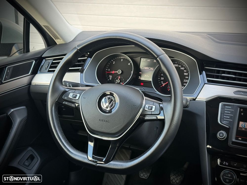 VW Passat 2.0 TDI Highline - 12