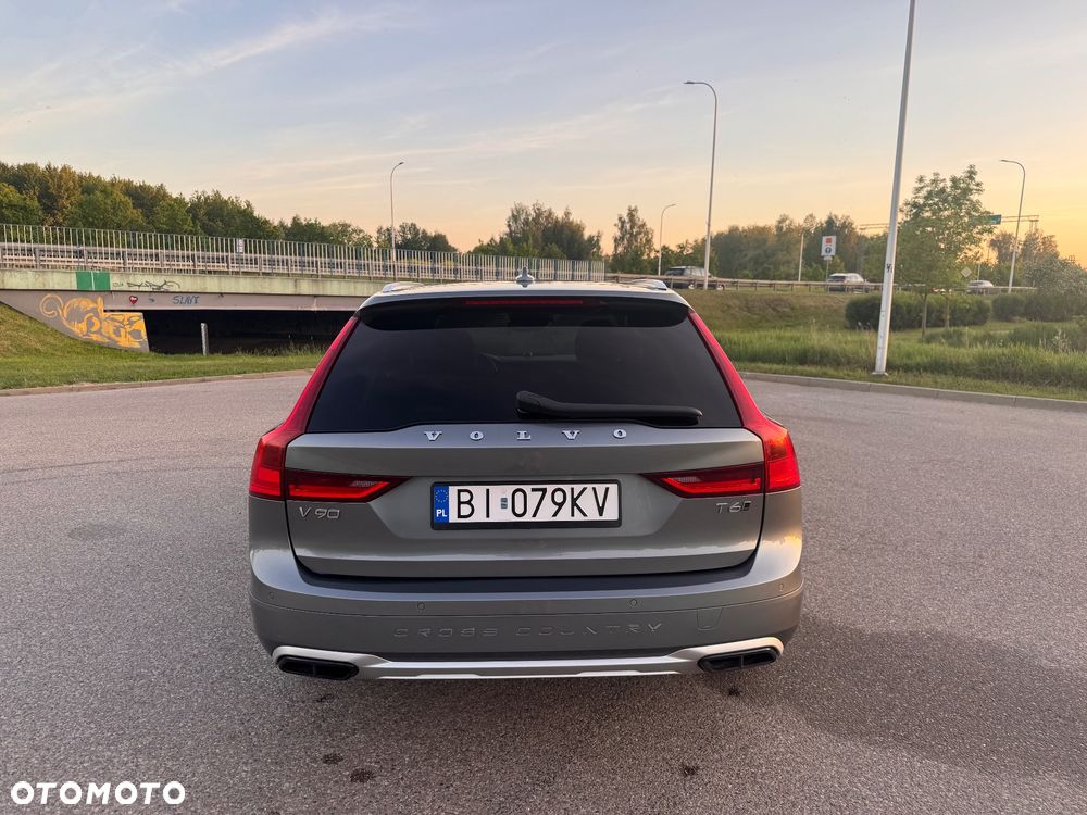 Volvo V90 Cross Country - 5