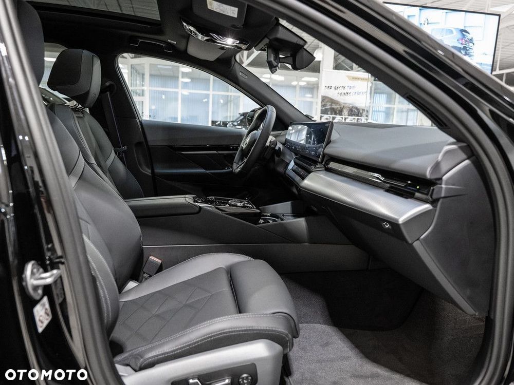 BMW Seria 5 520d xDrive mHEV - 14