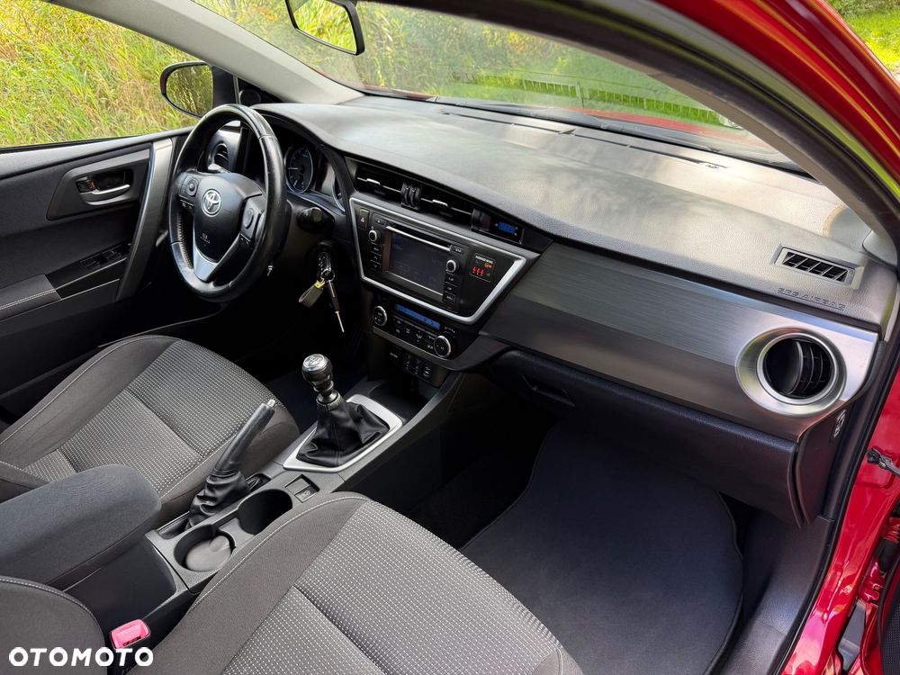 Toyota Auris - 14