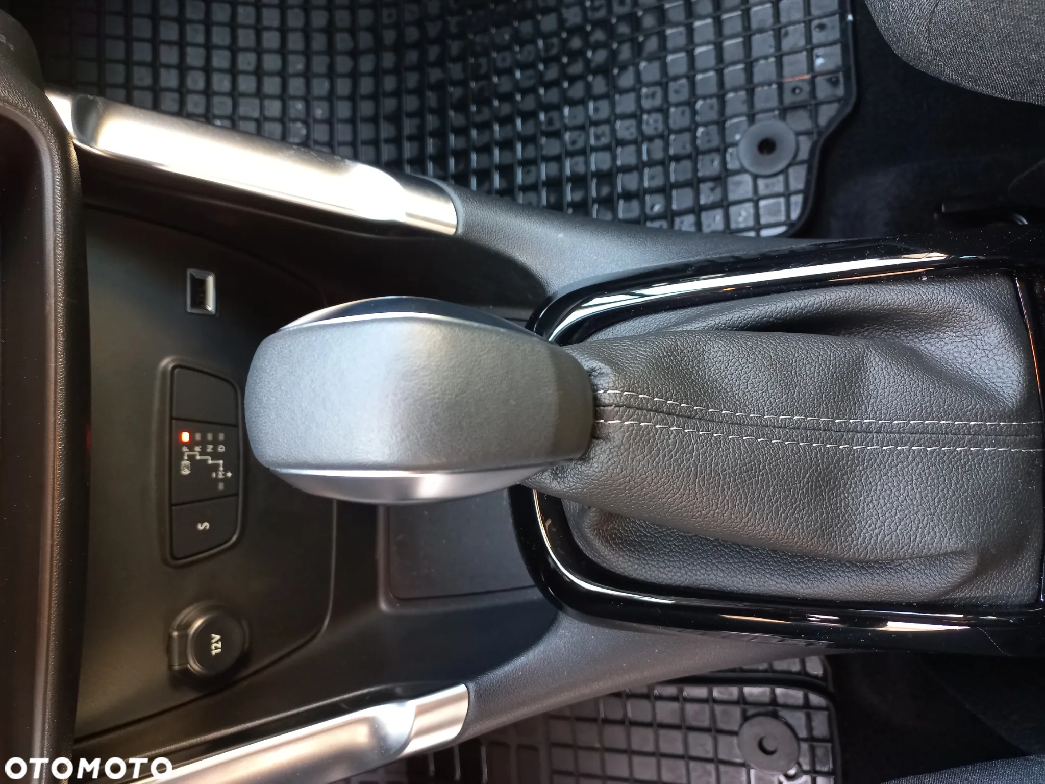 Citroën C3 Aircross 1.2 PureTech Plus S&S EAT6 - 19