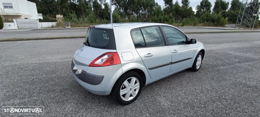 Renault Mégane 1.5 dCi Confort - 4