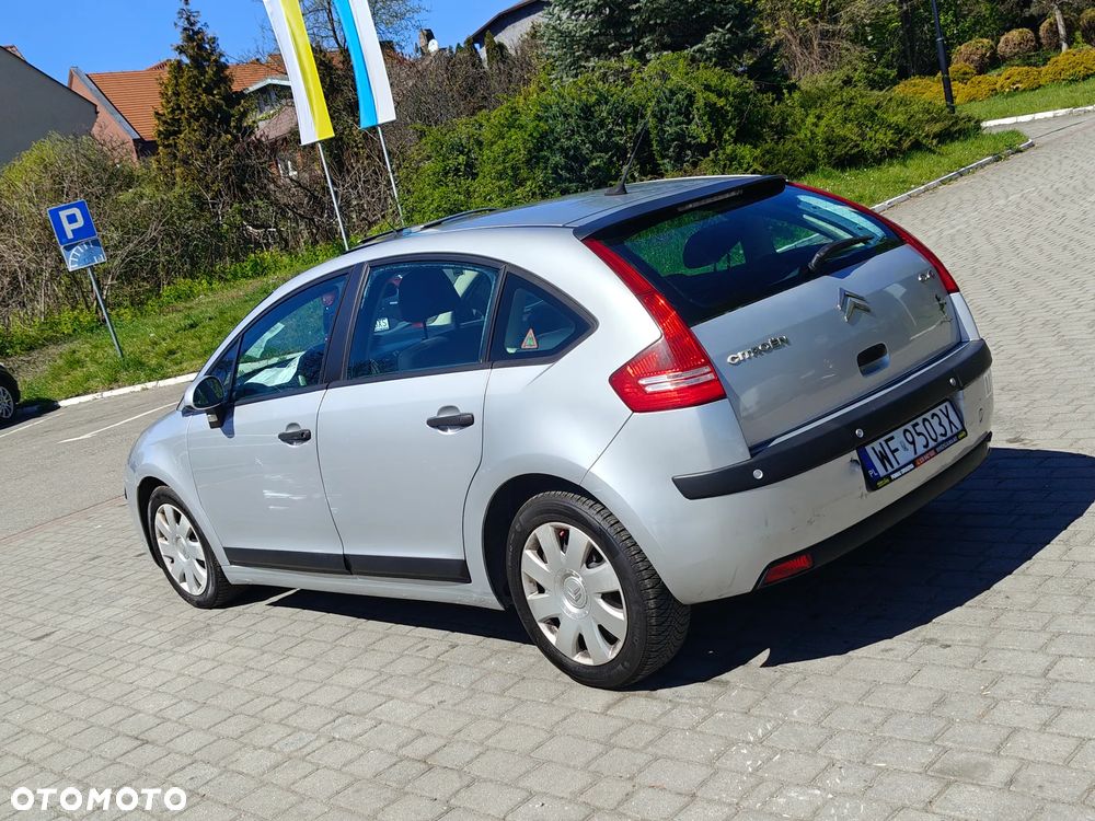 Citroën C4 1.4 16V Impress - 12