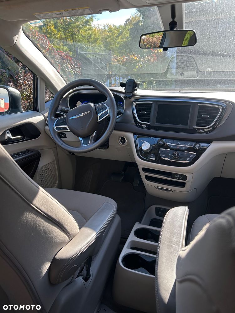 Chrysler Pacifica - 7