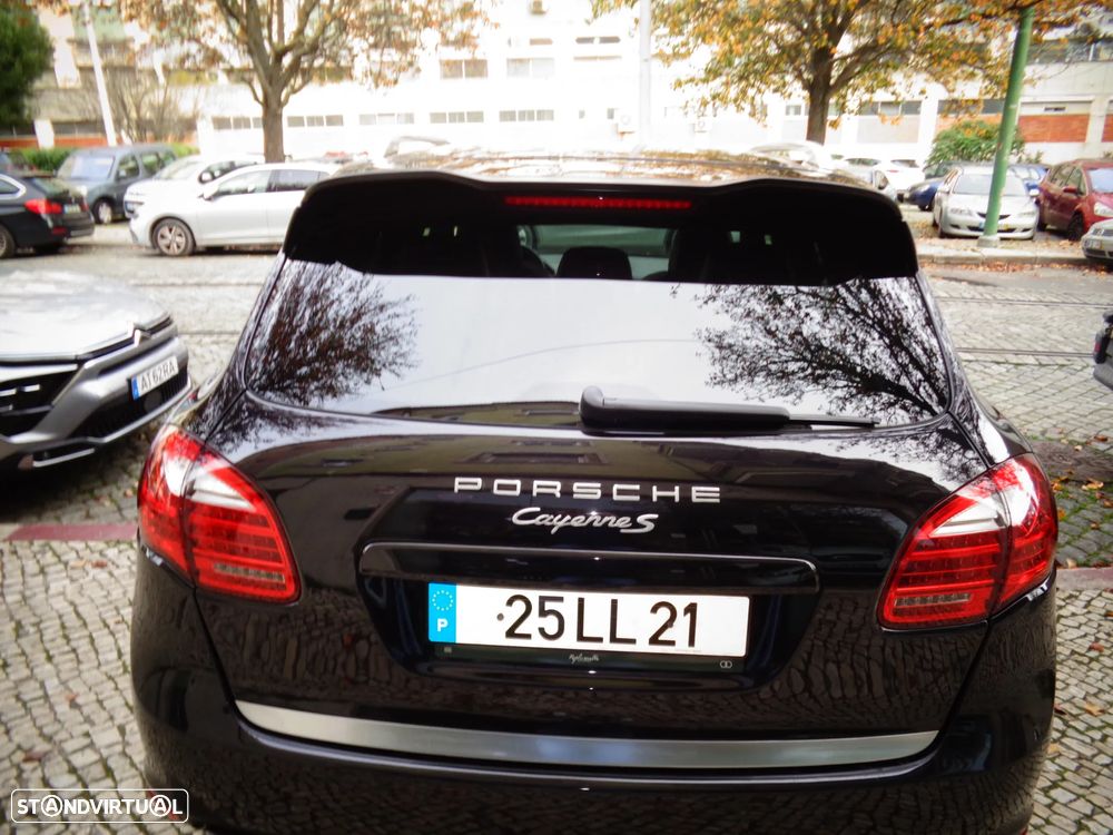Porsche Cayenne S - 6