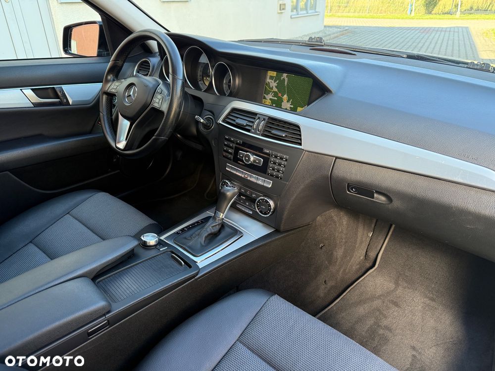 Mercedes-Benz Klasa C 220 CDI 7G-TRONIC Avantgarde Edition - 16