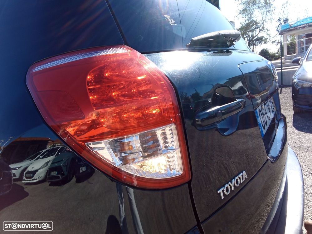Toyota RAV4 2.2 D-4D X - 8
