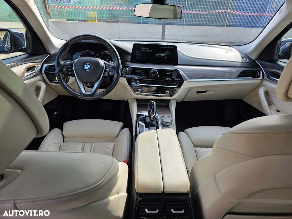 BMW Seria 5 520i Aut. Luxury Line - 13