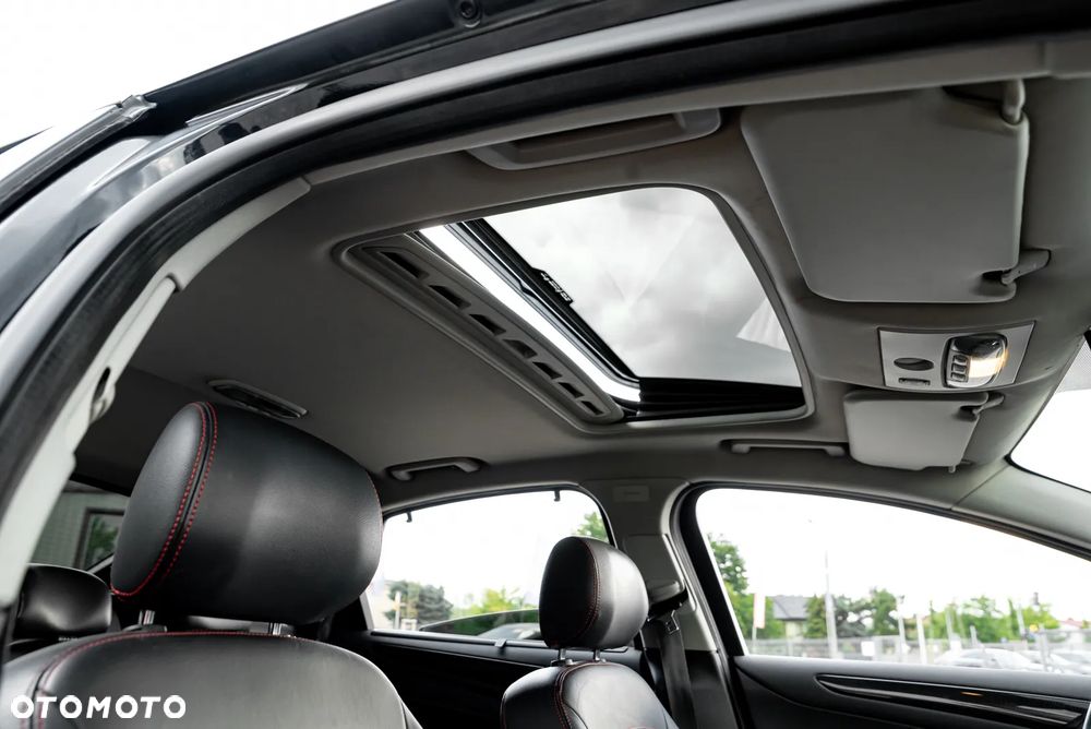 Ford Mondeo 2.0 EcoBoost Titanium S - 27