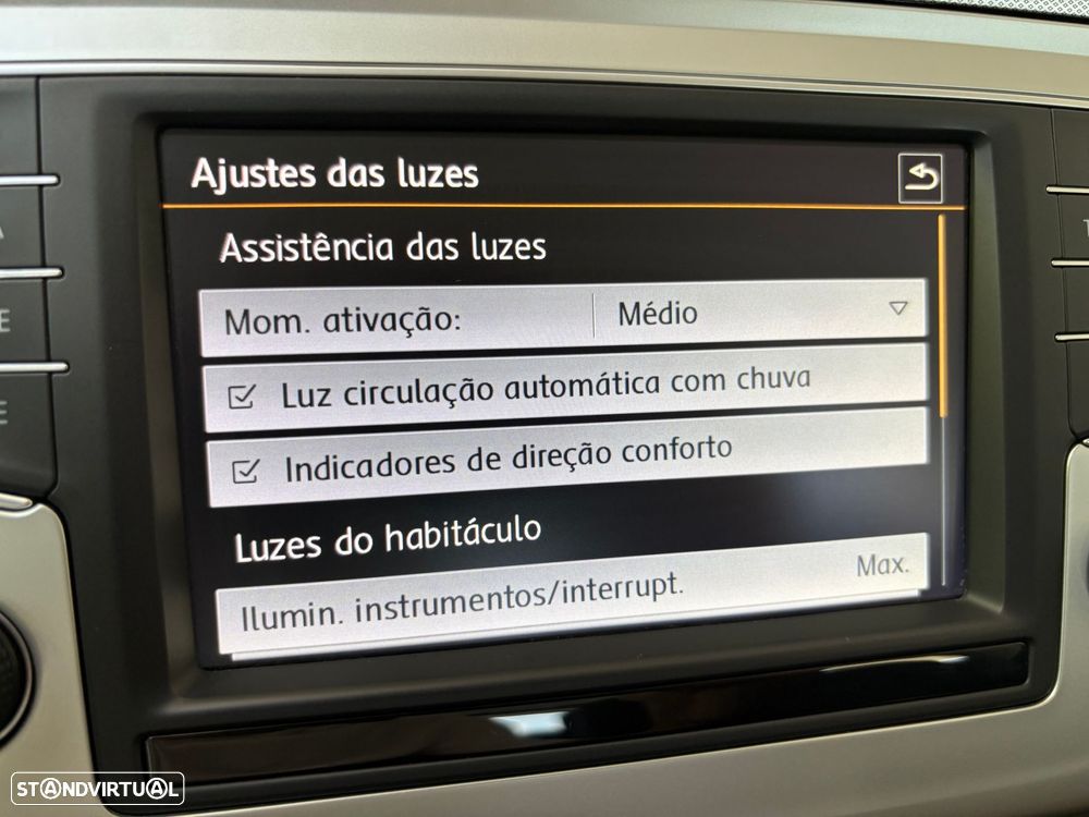 VW Passat Variant 2.0 TDI Confortline - 29