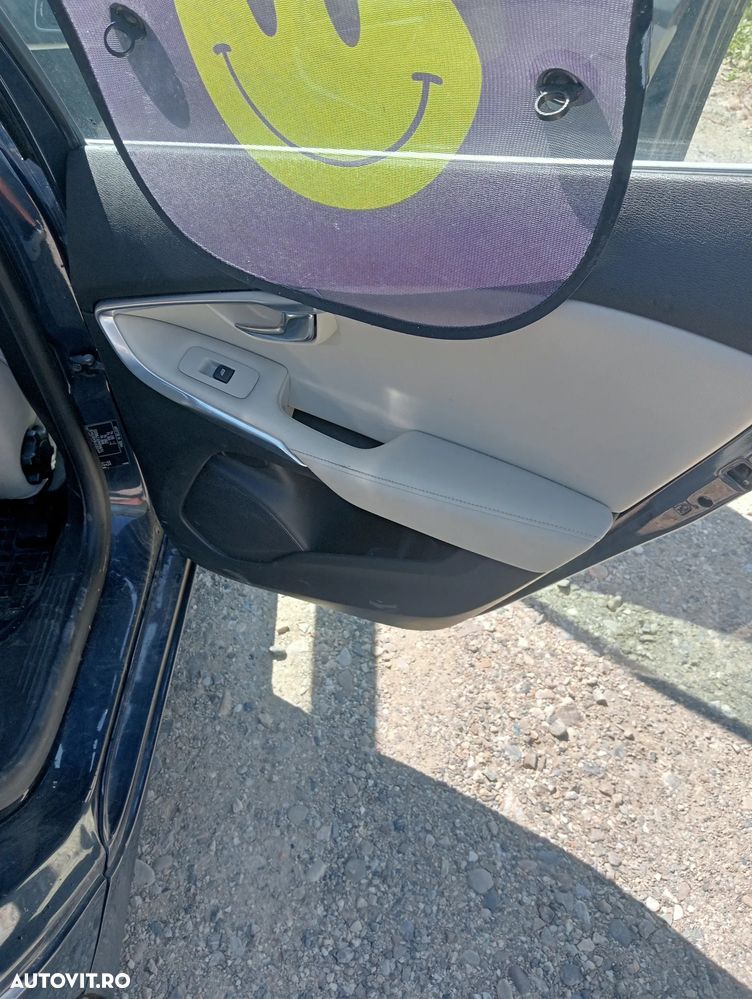 Volvo V40 D2 Momentum - 4