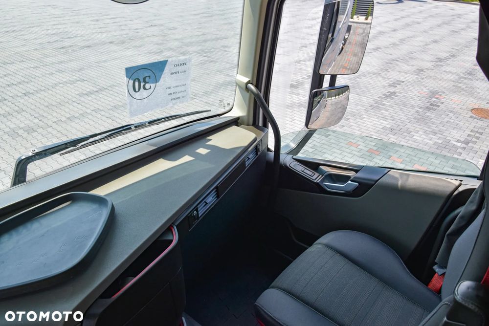 Volvo FH500 / NISKA KABINA / HYDRAULIKA / EURO 6 / ACC / LEDY / ALUFELGI / SERWISOWANY / SPROWADZONY - 26