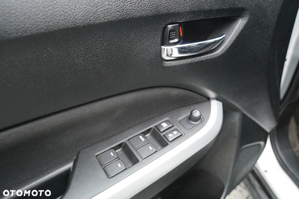 Suzuki Vitara 1.6 Comfort 2WD - 14