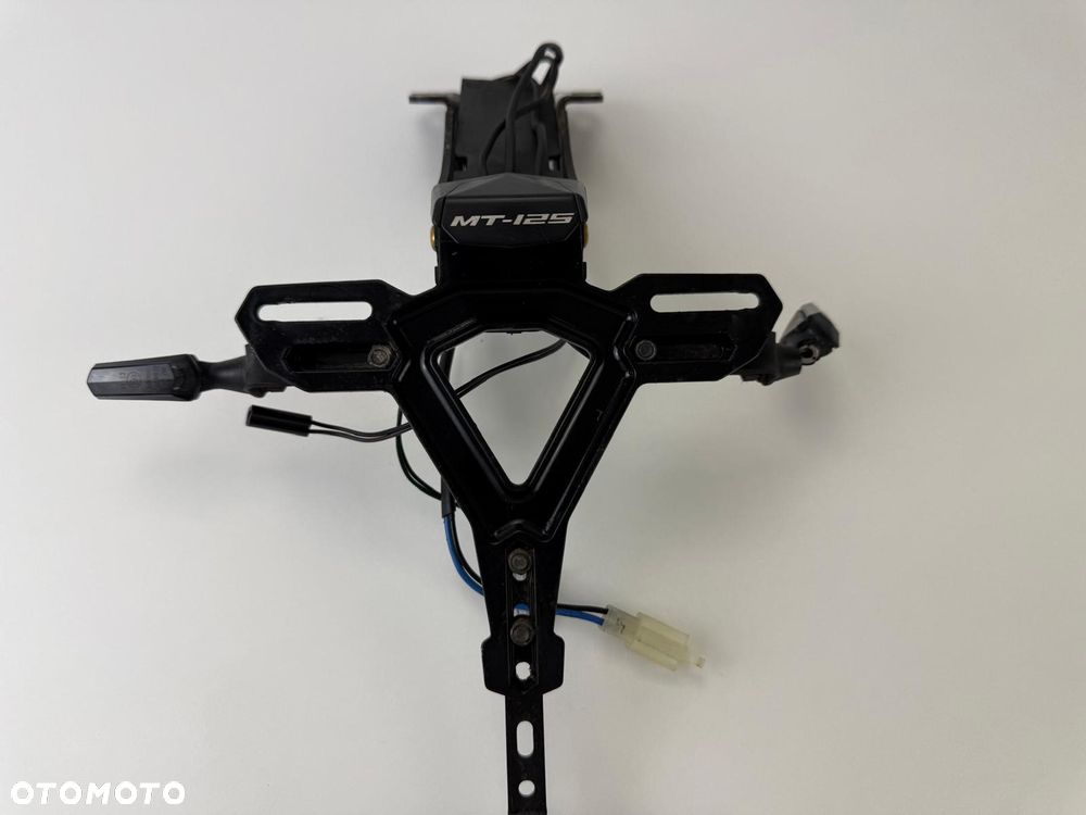 Krótkie sportowe mocowanie tablicy rejestracyjnej Yamaha MT 125 2020+ - 3