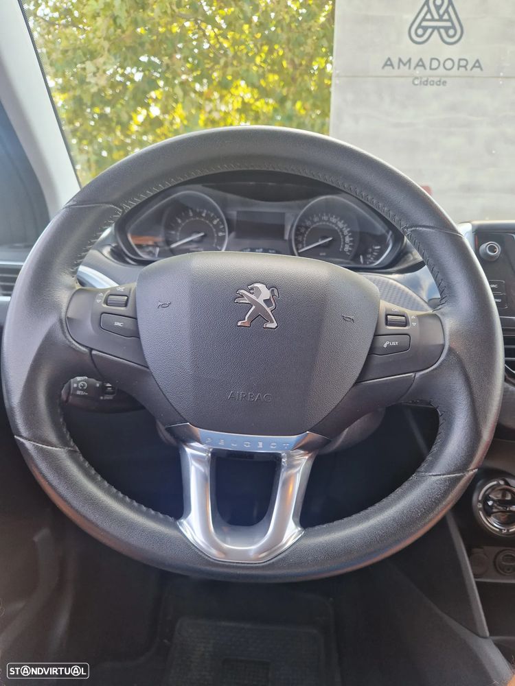 Peugeot 208 1.2 PureTech Style - 17
