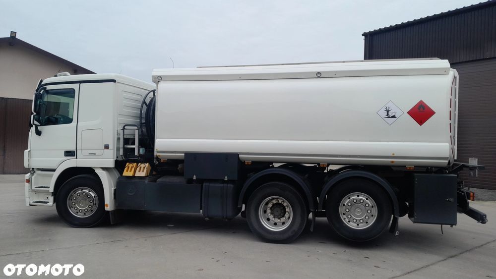 Mercedes-Benz 2548 - 3