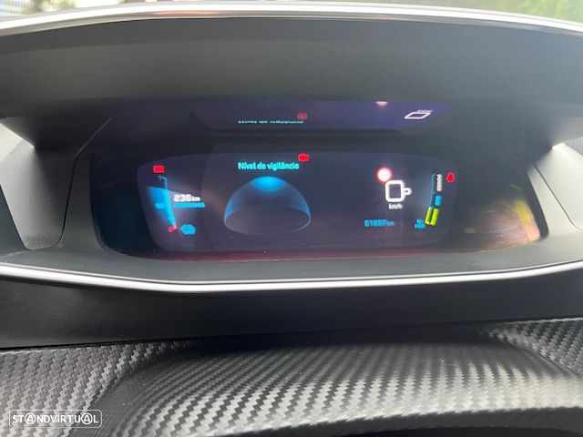 Peugeot e-208 GT - 10