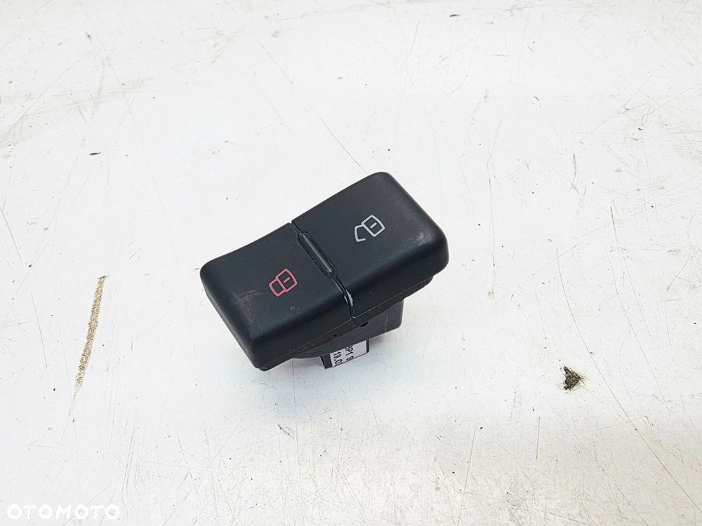 PRZEŁĄCZNIK BLOKADY DRZWI AUDI A3 8P 8P3 2008-2012 8P1962107D - 2